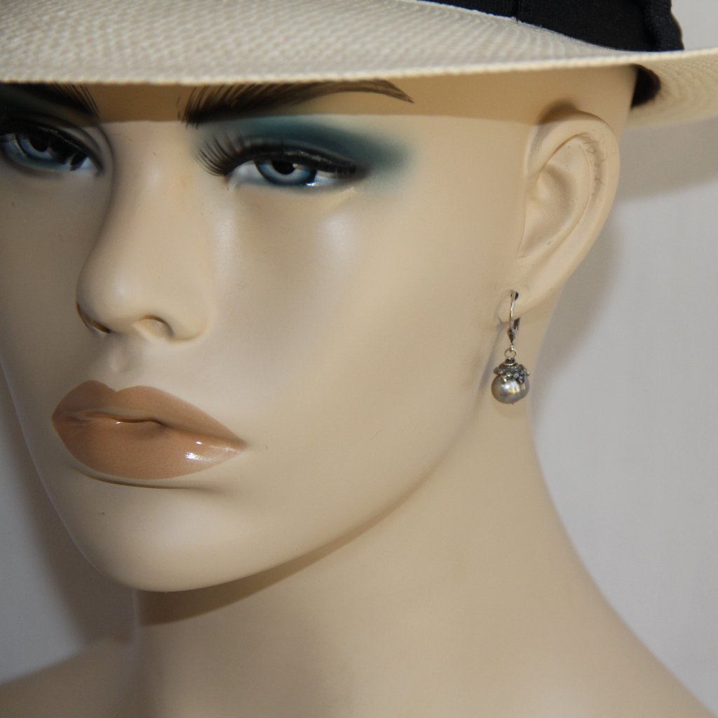 Sterling Silver Grey Pearl Leverback Earrings 52$